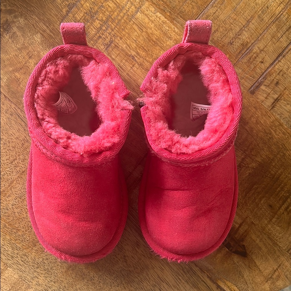 UGG Toddler Classic Ultra Mini - Picture 4 of 6